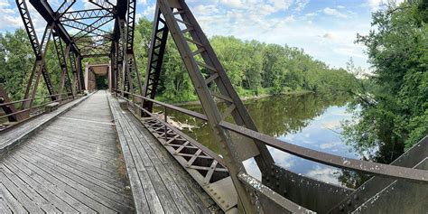 The Best Hiking Trails Near New Paltz, NY | Yogi Bear's Jellystone Park™: Lazy River in Gardiner, NY