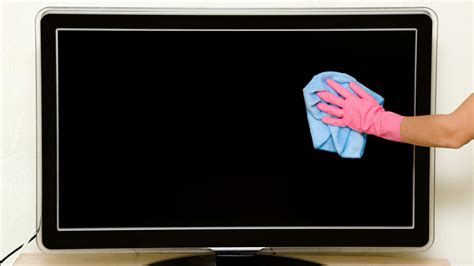 8 Easy Ways To Clean Your Flat Screen TV Without Streaks