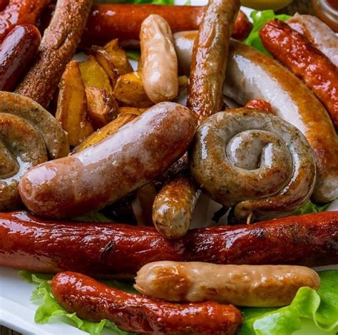 Sausage vs Bratwurst - What's the Differences?