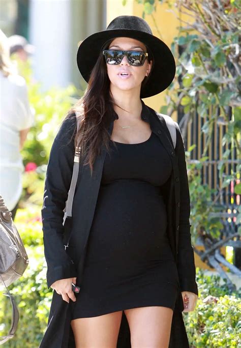 Pregnant KOURTNEY KARDASHIAN at Marmalade Cafe in Calabasas – HawtCelebs