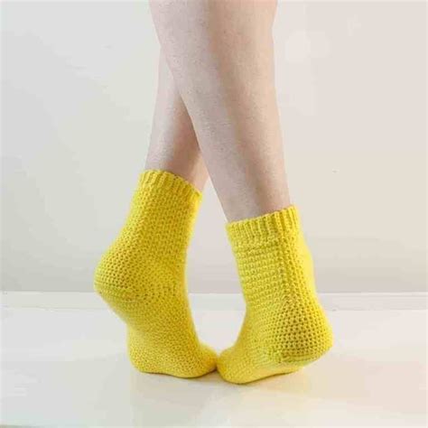 Cosy Toes - Easy crochet sock pattern in 6 sizes from child to adult | Crochet socks pattern ...