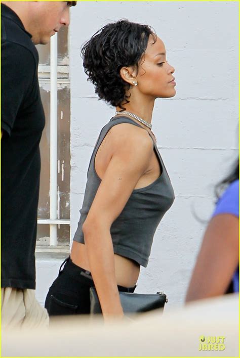 Rihanna Debuts Short Hair After Topshop Court Case Win: Photo 2921965 ...