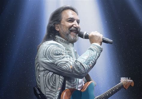 Marco Antonio Solís Unveils 'El Buki World Tour 2023' - Pollstar News