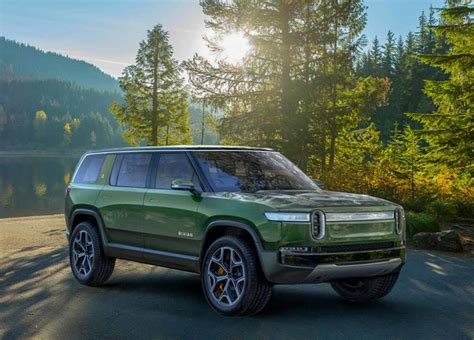 Rivian R1S Self-Driving Electric SUV With 659 KM Range Unveiled