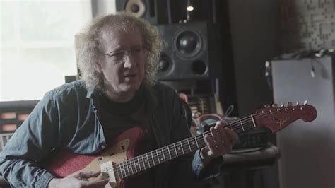 MBV's Kevin Shields Discusses His Fender Jazzmaster Guitars: Watch - Stereogum