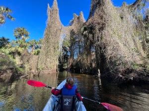 Kayaking Riverbend Park – Ultimate Guide with Kids - Salt Family Travels