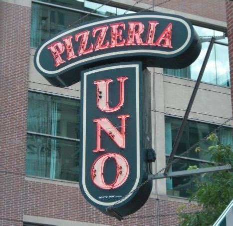 Pizzeria UNO - The first ever deep dish pizza restaurant, Chicago, IL ...