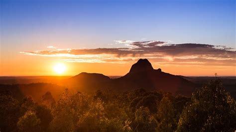 Glass House Mountain Sunrise | Queensland Tour - YouTube