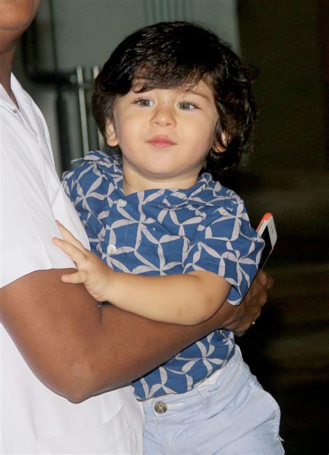 Photo Gallery: Taimur Ali Khan slays in an Indigo shirt | News | Zee News