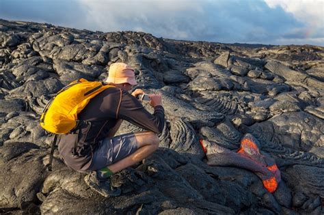 Premium Photo | Lava flow on big island, hawaii