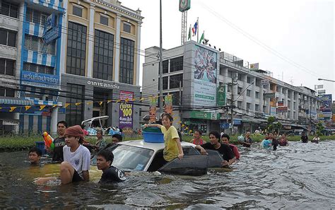 Thailand flood waters gain on Bangkok - The Watchers