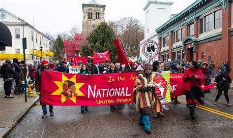 400 Years After First Thanksgiving, Native Americans Honor 'Day of Mourning' Instead - Newsweek