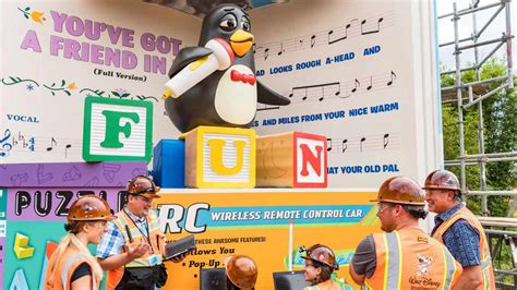 VIDEO: First Look at Wheezy the Penguin Audio-Animatronic in Action in Toy Story Land - WDW News ...