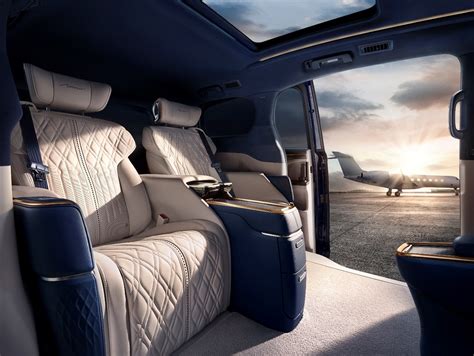 Facelifted Buick GL8 Avenir Luxury Minivan Debuts In China With Throne-Like Rear Seats | Carscoops