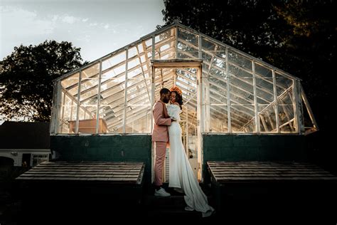 Absolutely Dreamy Romantic Garden Elopement | Junebug Weddings