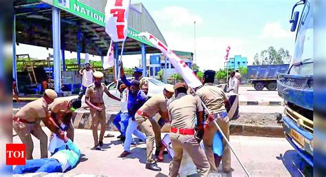 Toll Plaza: Dyfi Protests Hike In Toll Plaza Tariff | Trichy News - Times of India