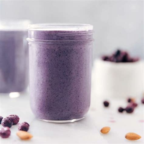 Blueberry Smoothie (Only 4 Ingredients!) - Chelsea's Messy Apron