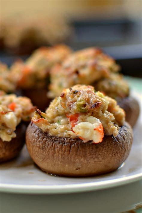 Creamy Crab Stuffed Mushrooms | RecipeLion.com