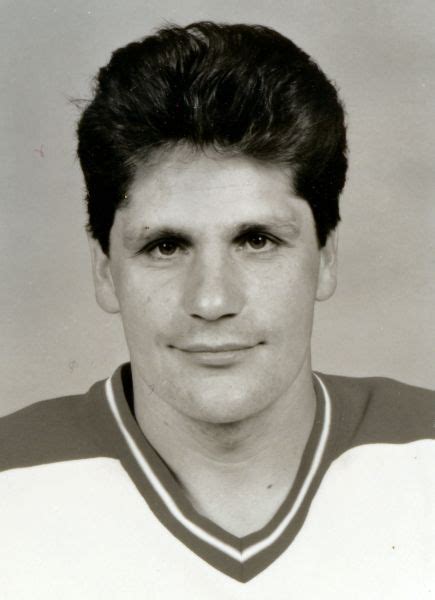 Player photos for the 1990-91 Calgary Flames at hockeydb.com