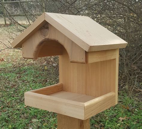 Cedar Platform Feeder - Etsy | Fågelbord, Fågelholk, Träslöjd