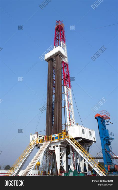 Land Drilling Rig Image & Photo (Free Trial) | Bigstock