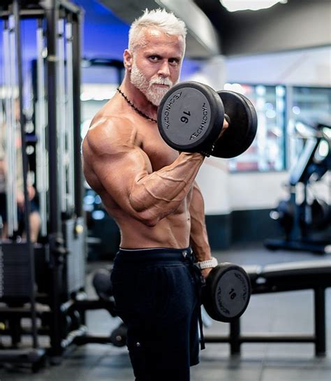 This 35-year-old fitness pro intentionally looks double his age