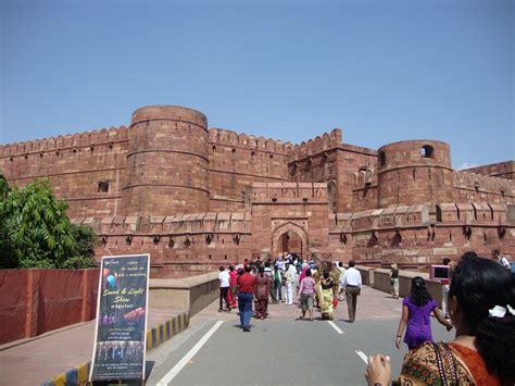 File:Agra Fort Outer View.JPG - Wikimedia Commons