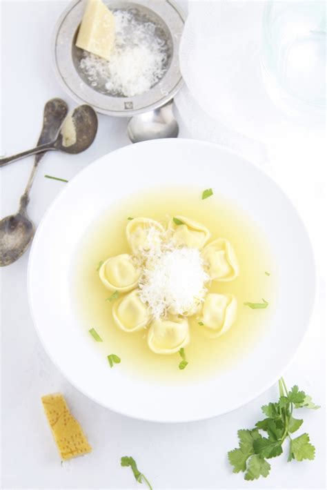 Tortellini in Brodo - bell' alimento