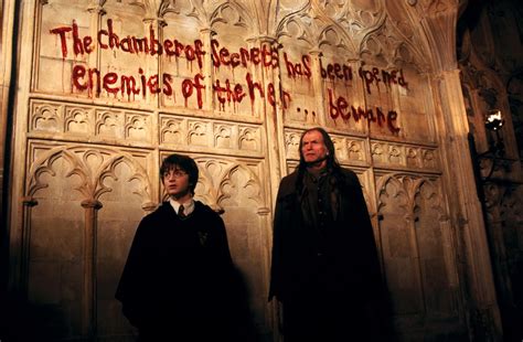 The Single-Minded Movie Blog: Review: Harry Potter and the Chamber of ...