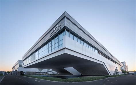 Techstorm Headquarter Industrial Park / DUTS design | ArchDaily