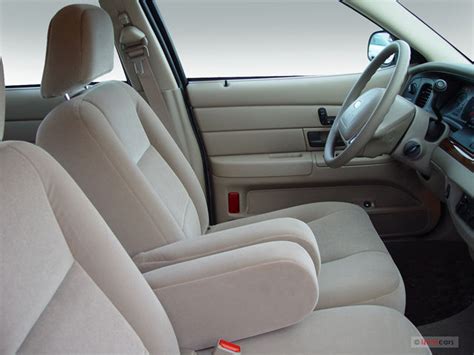 2007 Ford Crown Victoria: 7 Interior Photos | U.S. News