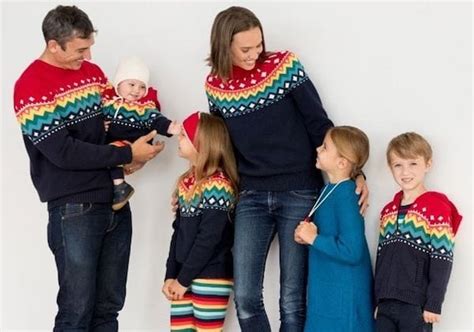 Matching Family Holiday Sweaters | Christmas Outfits | MomMeMatch.com