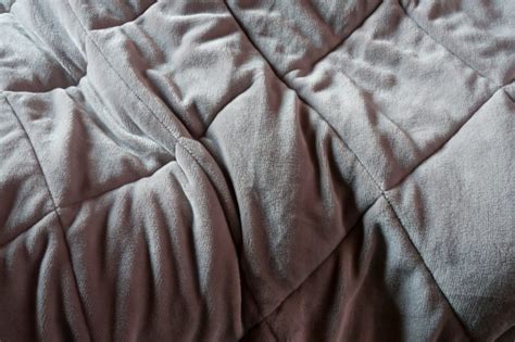 Weighted Blankets: Benefits, Types, and How to Choose the Right One ...