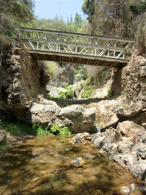 SoCal's Flip-Flop Hiker: Temescal Gateway Park waterfall