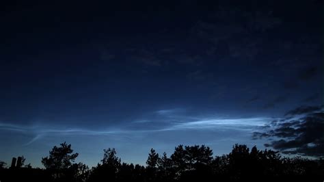 Noctilucent clouds timelapse - YouTube