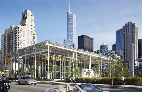 Gallery of McDonald's Chicago Flagship / Ross Barney Architects - 23