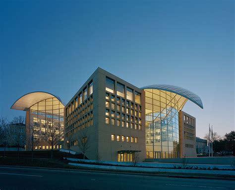 Institute of Peace in Washington, D.C.: steel-glass façade - seele