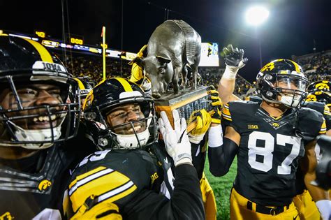 Iowa claims Floyd of Rosedale trophy again with 17-10 win over Minnesota - Big Ten Network