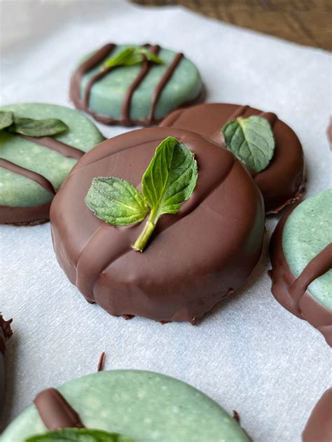 Homemade Andes Mint Chocolates (Paleo, Keto, Vegan) - Bake It Paleo ...