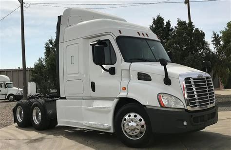 Freightliner Semi Truck Side View