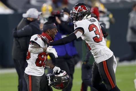 GALLERY: Tampa Bay Buccaneers defeat Green Bay Packers in NFC ...