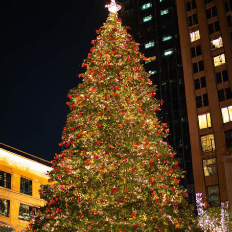 World's Largest Christmas Tree: An Iconic Symbol of the Holiday Season ...