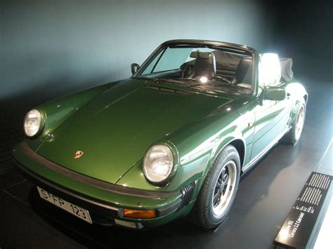 Porsche 911 Cabriolet 1982 - 1989 Specs and Technical Data, Fuel Consumption, Dimensions