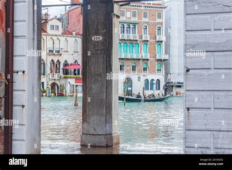 Flooding in St Marks Square in Venice, Italy Stock Photo - Alamy