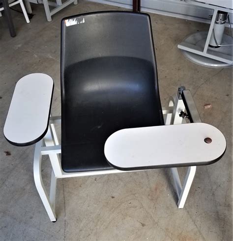 Lab Chairs (if available) – Best Medical