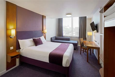 Premier Inn London Euston hotel Rooms: Pictures & Reviews - Tripadvisor