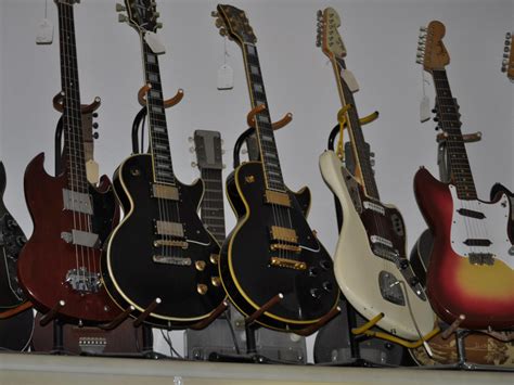 Pawn Shop Guitars | Sell Musical Instruments | Sioux Falls, SD | Sunset Strip Pawn