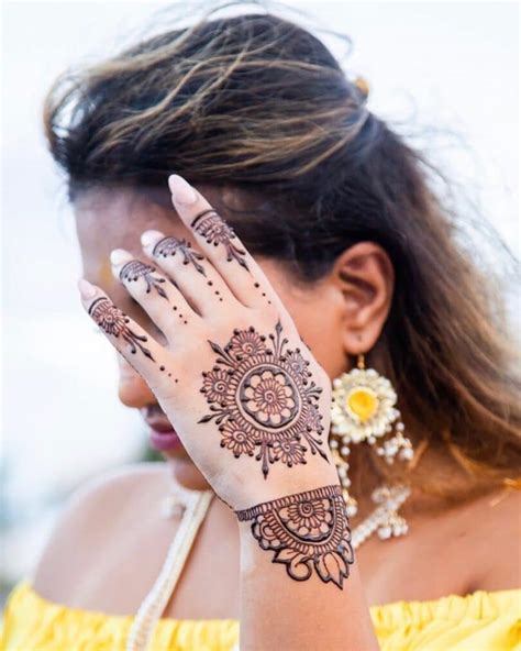 50 Best Flower Mehndi Design in 2023 — citiMuzik