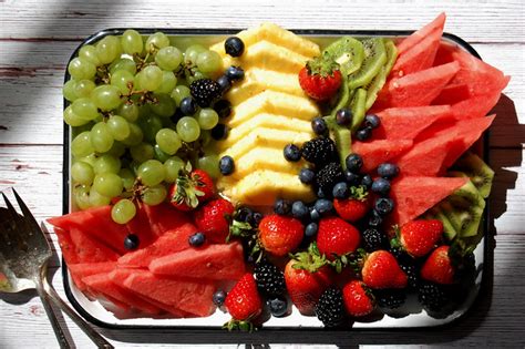 How to Arrange a Fruit Platter