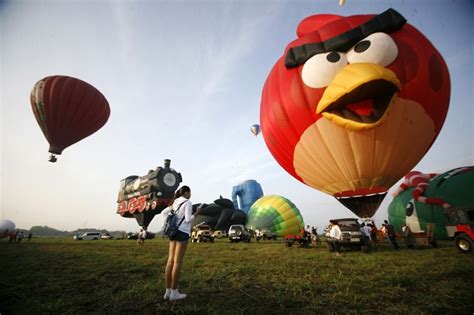 Lubao, Pampanga holds hot air balloon festival | GMA News Online